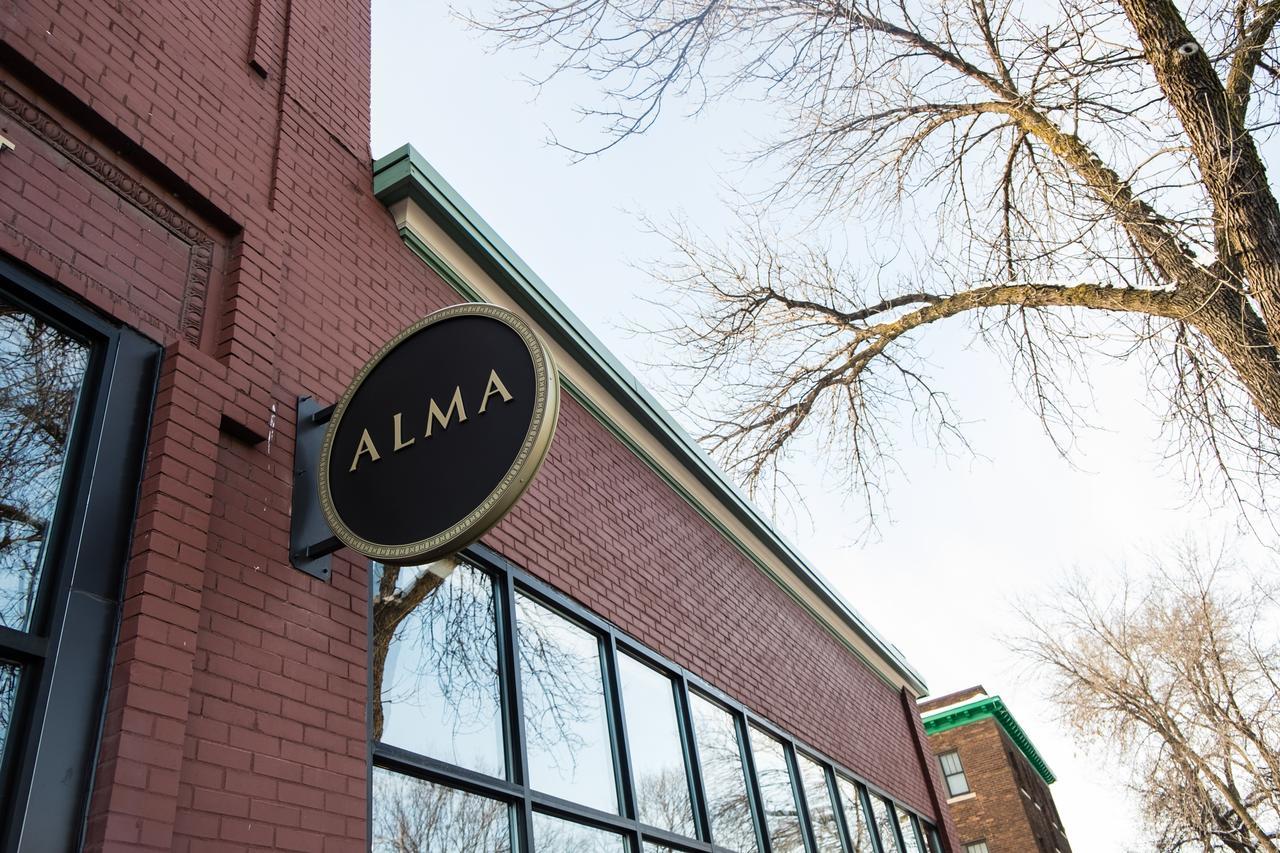 Hotel Alma Minneapolis Dış mekan fotoğraf